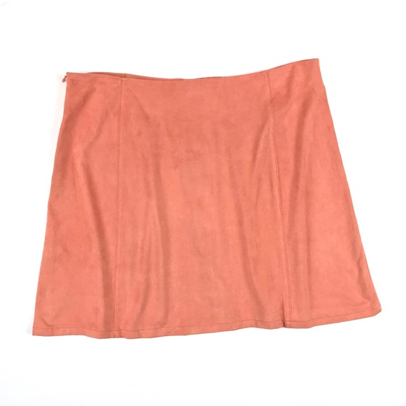 NEW {Romeo + Juliet} Faux Suede Skirt, $118 - Picture 4 of 6